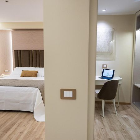 Hotel Montreal Ragusa Bagian luar foto