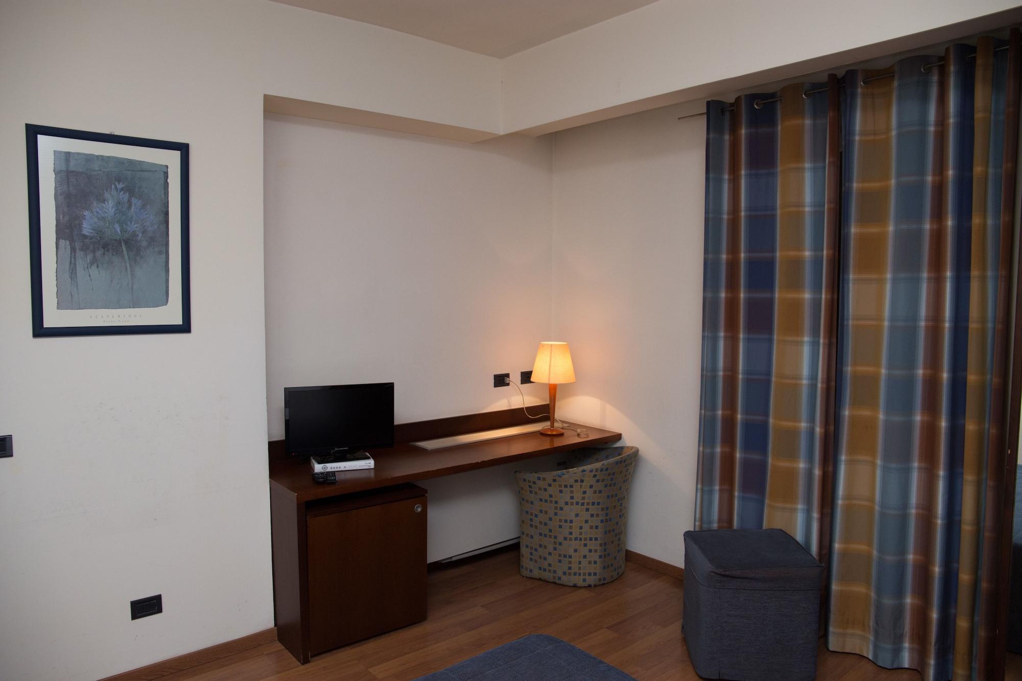 Hotel Montreal Ragusa Bagian luar foto