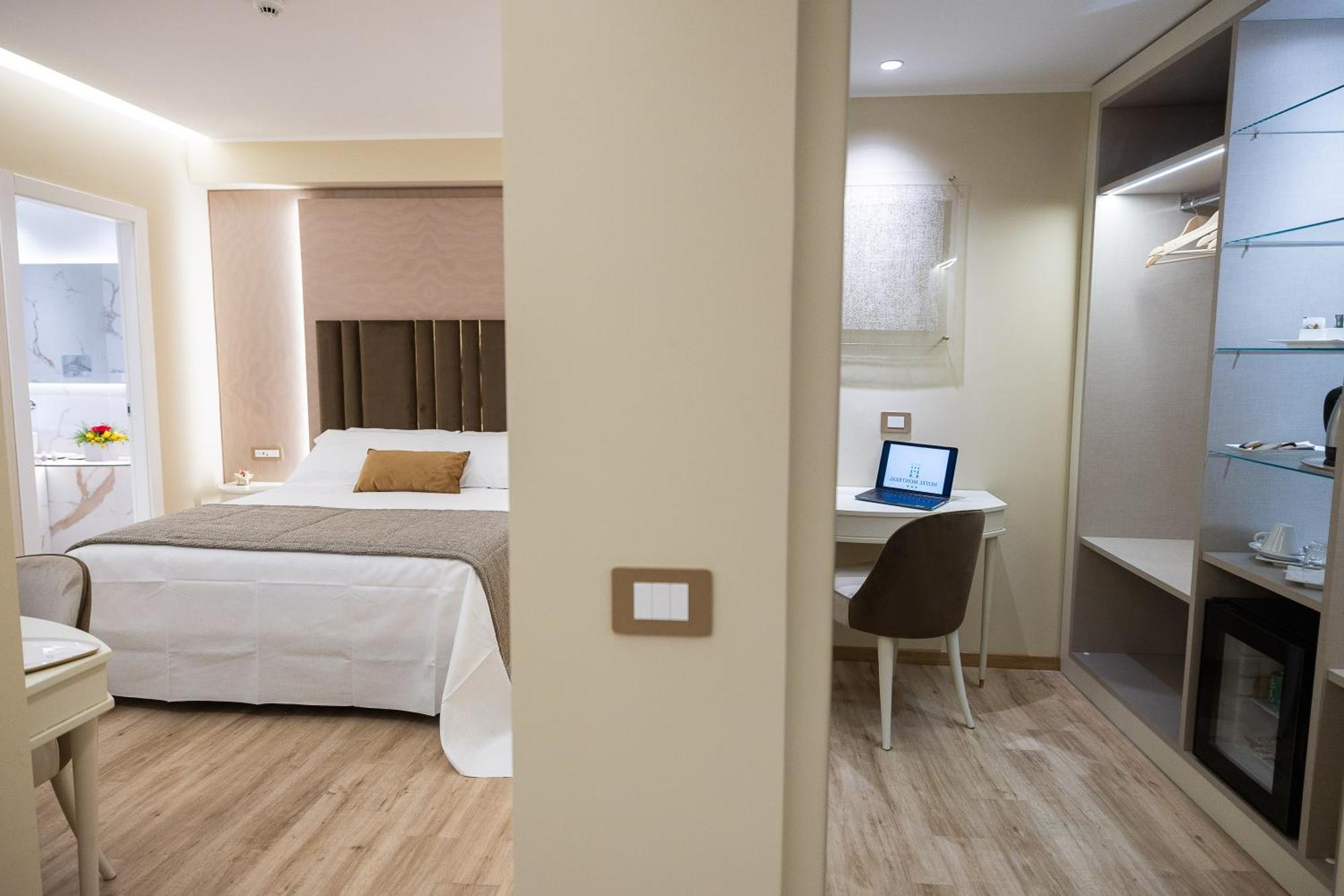 Hotel Montreal Ragusa Bagian luar foto