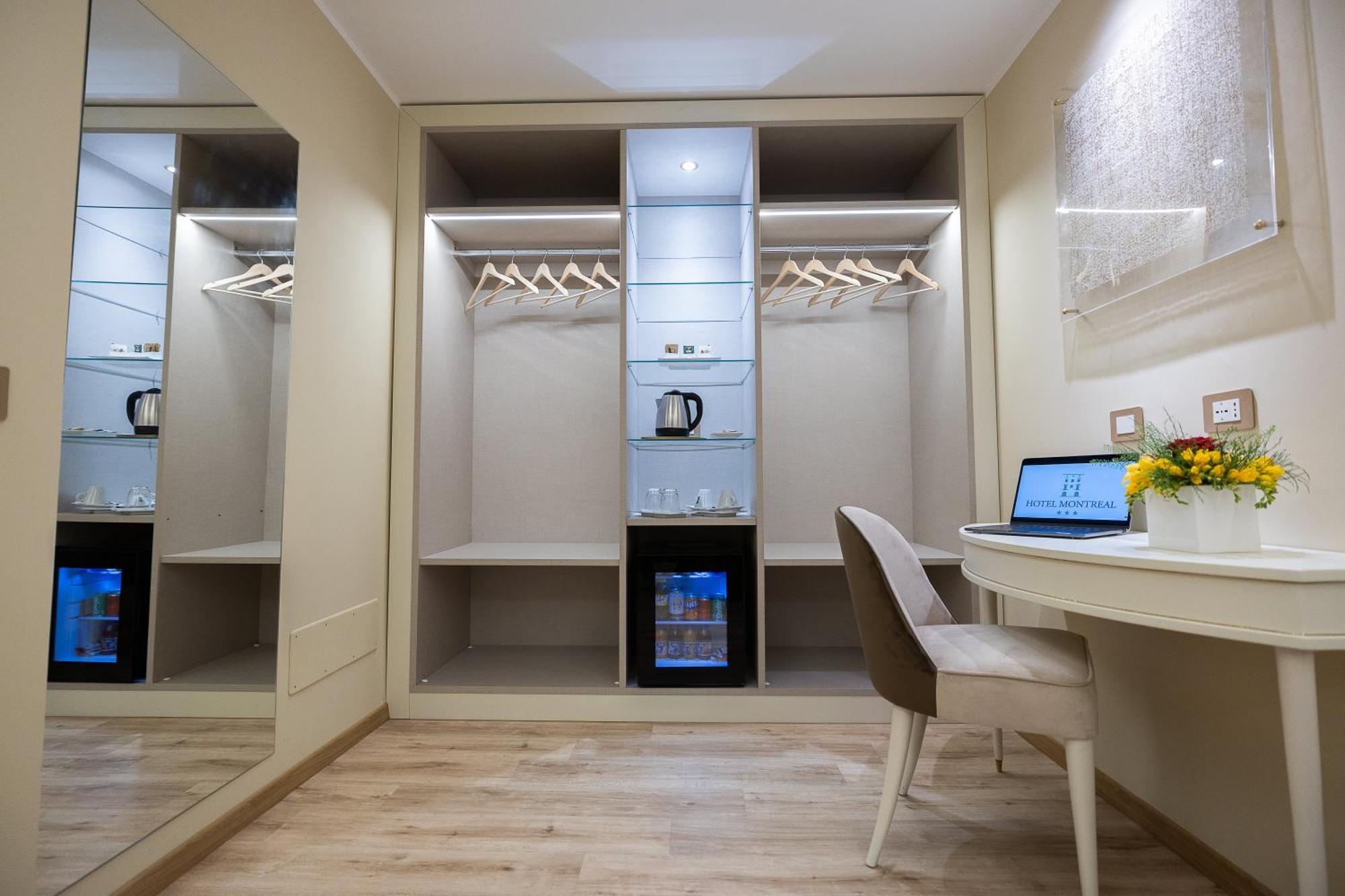 Hotel Montreal Ragusa Bagian luar foto