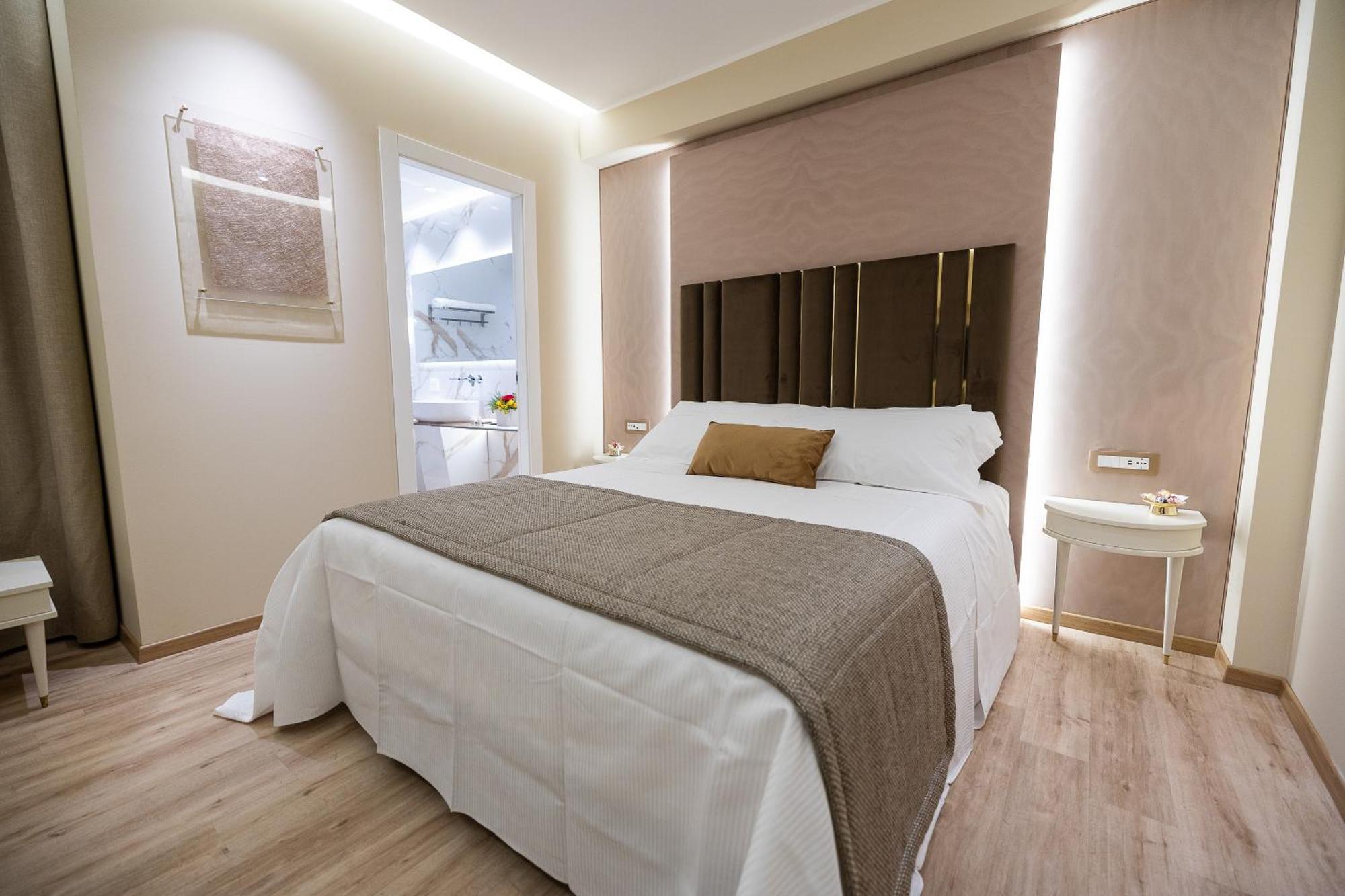 Hotel Montreal Ragusa Bagian luar foto