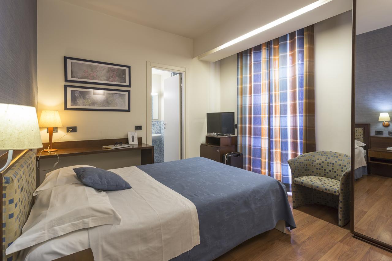 Hotel Montreal Ragusa Bagian luar foto
