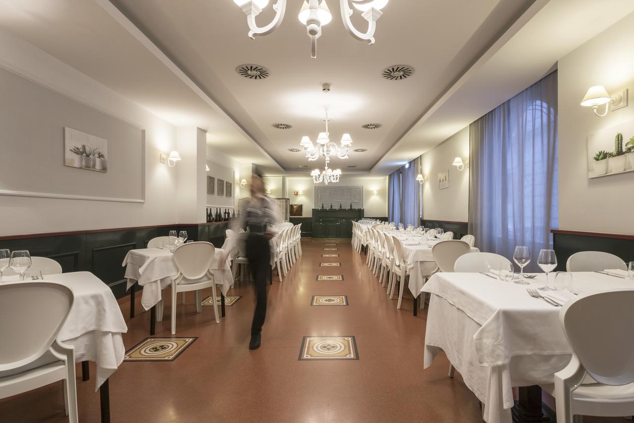 Hotel Montreal Ragusa Bagian luar foto