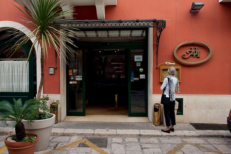 Hotel Montreal Ragusa Bagian luar foto